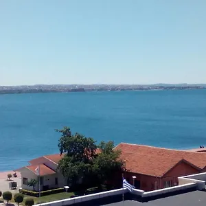 https://waterfront-luxury-sea-view-apartment.hotels-of-thessaloniki.com